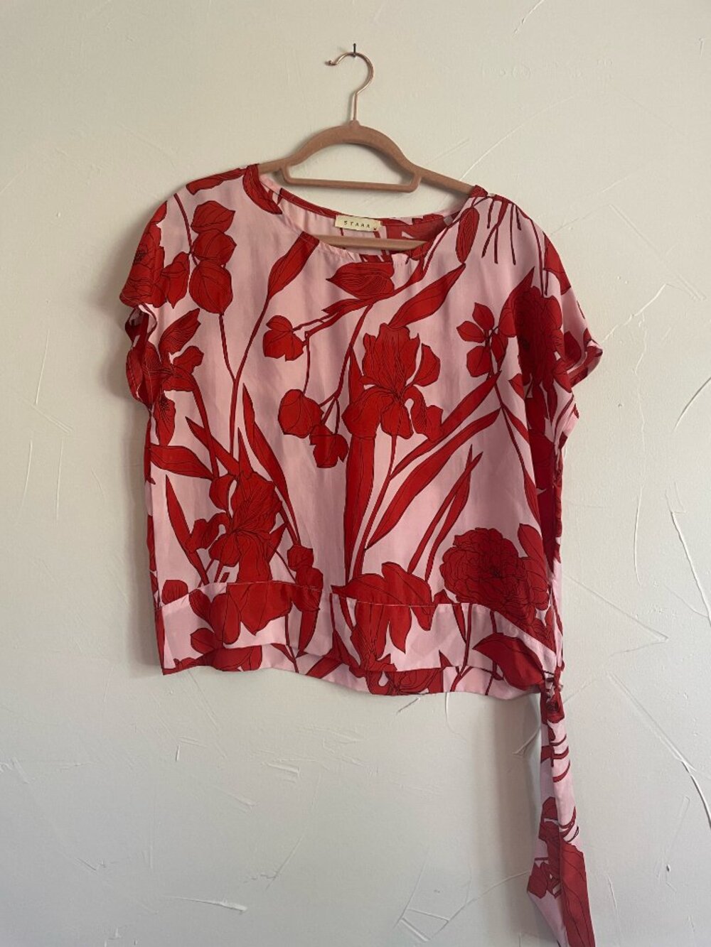 Floral Silky Relaxed Fit Short-Sleeved Blouse (100% Cupro)